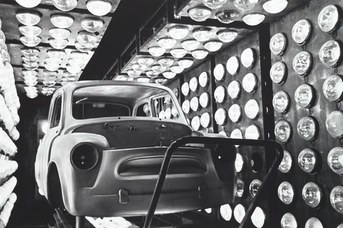 Завод «Комунар», виробництво малолітражки «Запорожець»